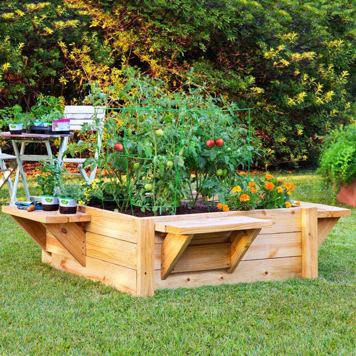 How to Protect an Outdoor Wooden Planter